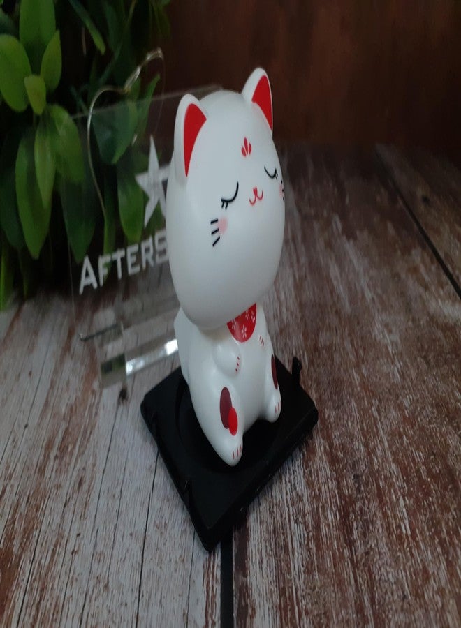 AFTERSTITCH لعبة قطة لطيفة تعمل بالطاقة الشمسية من AFTERSTITCH، تُوضع على لوحة القيادة، وتُستخدم كديكور منزلي، وهي عبارة عن دمية هزازة الرأس، تُعدّ إضافة رائعة لإكسسوارات السيارات. - Image 2